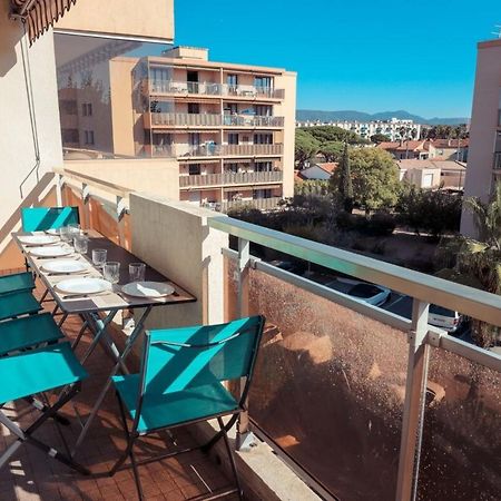 Chic Appart Du Port Fréjus Eksteriør billede