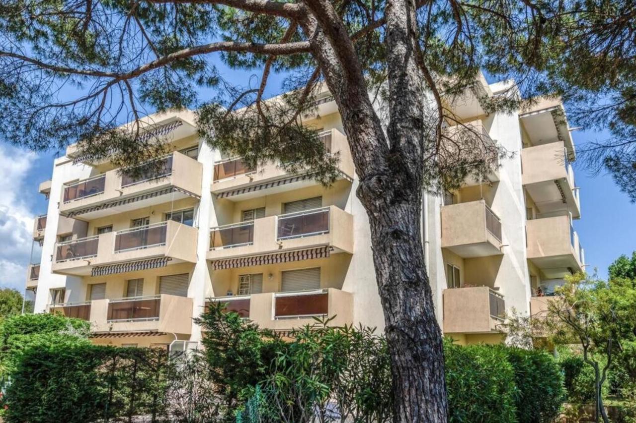 Chic Appart Du Port Fréjus Eksteriør billede