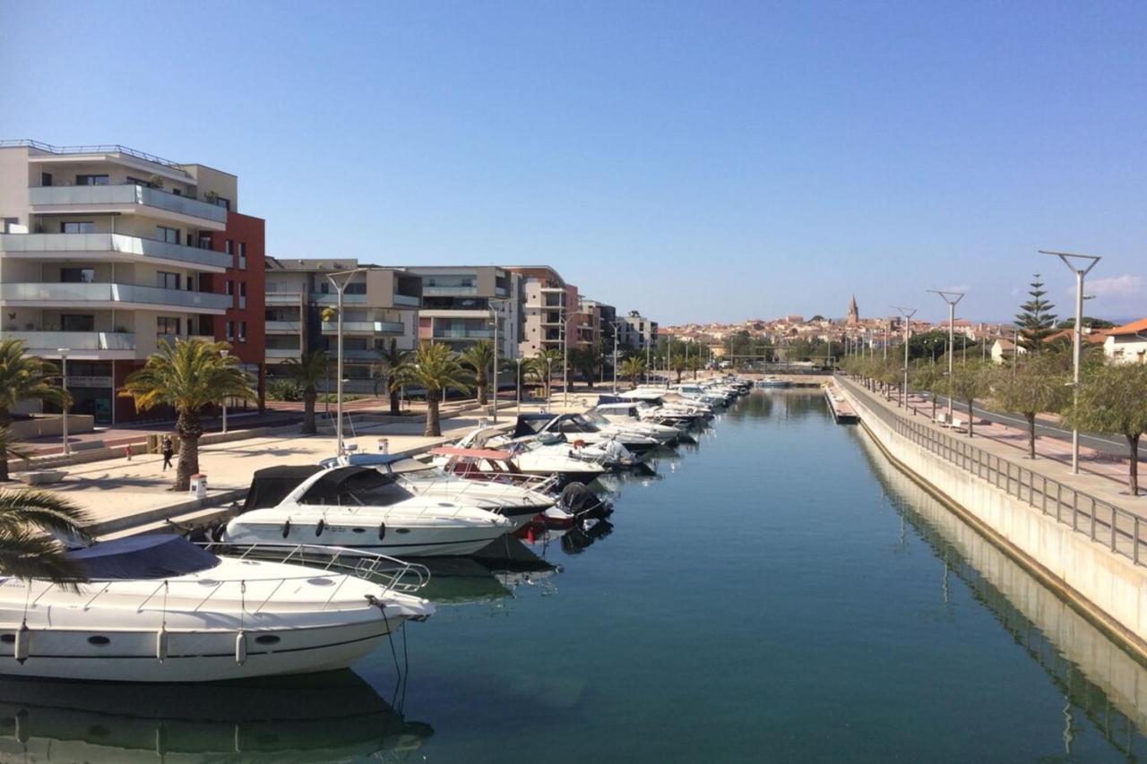 Chic Appart Du Port Fréjus Eksteriør billede